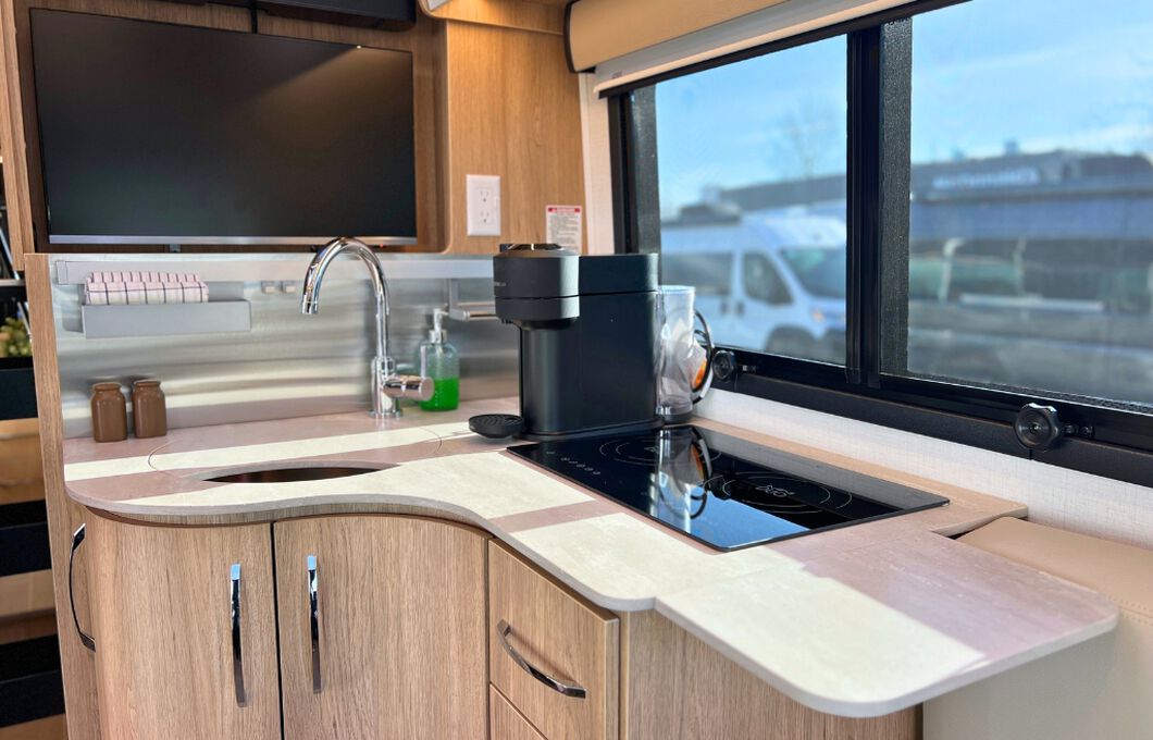 Class B+ Premium (Motorhome), , hi-res image number 7
